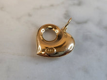 Load image into Gallery viewer, Womens Vintage Estate 18K Yellow Gold Heart Pendant 1.7g E7506