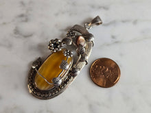 Load image into Gallery viewer, Womens Vintage Estate Sterling Silver Floral Pendant 20.3g E7520