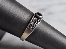 Load image into Gallery viewer, Womens Vintage Estate Sterling Silver Modernist Onyx Ring 2.2g E7526