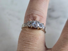Load image into Gallery viewer, Womens Vintage Estate Sterling Silver Modernist CZ Ring 3.2g E7527