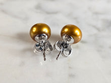 Load image into Gallery viewer, Womens Vintage Estate Sterling Silver Gold Tone Stud Earrings 2.2g E7532