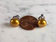 Load image into Gallery viewer, Womens Vintage Estate Sterling Silver Gold Tone Stud Earrings 2.2g E7532