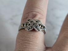 Load image into Gallery viewer, Womens Vintage Estate Sterling Silver Bow Ring 3.6g E7533