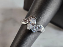 Load image into Gallery viewer, Womens Vintage Estate Sterling Silver Modernist CZ Ring 4.4g E7534