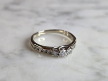 Load image into Gallery viewer, Womens Vintage Estate 10K White Gold Diamond Ring 2.1g E7555