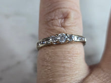 Load image into Gallery viewer, Womens Vintage Estate 10K White Gold Diamond Ring 2.1g E7555