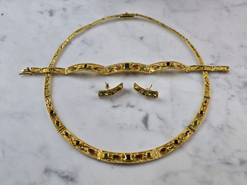 Womens 18k Gold Emerald Sapphire Necklace Bracelet Earring Set 61.1g E7569