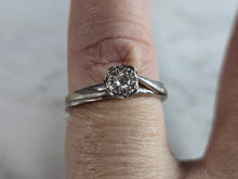 Load image into Gallery viewer, Womens Vintage Estate 10K White Gold Diamond Ring, 2.3g E7571
