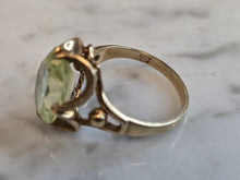 Load image into Gallery viewer, Womens Vintage Estate 10K Yellow Gold Peridot Ring 3.9g E7580