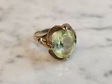 Load image into Gallery viewer, Womens Vintage Estate 10K Yellow Gold Peridot Ring 3.9g E7580