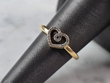 Load image into Gallery viewer, Womens Vintage Estate 14K Yellow Gold Diamond Heart Ring 3.0g E7591