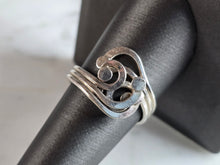 Load image into Gallery viewer, Womens Vintage Estate Sterling Silver Modernist Ring 4.5g E7606