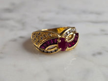 Load image into Gallery viewer, Womens Vintage Estate 18K Yellow Gold Ruby Diamond Ring 6.9g E7640