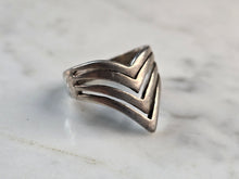 Load image into Gallery viewer, Womens Vintage Estate Sterling Silver Modernist Ring 3.9g E7644
