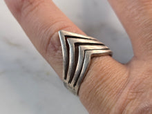 Load image into Gallery viewer, Womens Vintage Estate Sterling Silver Modernist Ring 3.9g E7644