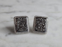 Load image into Gallery viewer, Womens Vintage Estate Sterling Silver Druzy Earrings 4.8g E7649