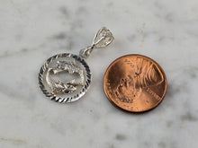 Load image into Gallery viewer, Womens Vintage Estate Sterling Silver Zodiac Pisces Pendant 1.2g E7688