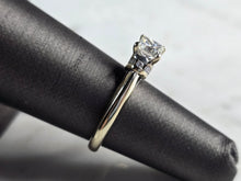 Load image into Gallery viewer, Womens Vintage Estate 14K White Gold Diamond Engagement Ring, 3.9g E7701