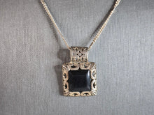 Load image into Gallery viewer, Womens Vintage Estate Sterling Silver Onyx Pendant Necklace 12.3g E7704