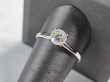 Load image into Gallery viewer, Womens Vintage Estate 10K White Gold Diamond Engagement Ring 2.5g E7718