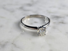 Load image into Gallery viewer, Womens Vintage Estate 10K White Gold Diamond Engagement Ring 2.5g E7718