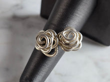 Load image into Gallery viewer, Womens Vintage Estate Sterling Silver Modernist Flower Ring 5.4g E7730
