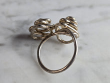 Load image into Gallery viewer, Womens Vintage Estate Sterling Silver Modernist Flower Ring 5.4g E7730