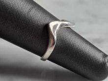 Load image into Gallery viewer, Womens Vintage Estate Sterling Silver Modernist Ring 1.7g E7779