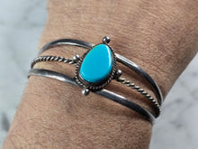 Load image into Gallery viewer, Womens Vintage Sterling Silver Southwestern Turquoise Cuff Bracelet 17.2g E7782