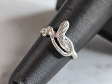 Load image into Gallery viewer, Womens Vintage Estate Sterling Silver Snake Ring 2.0g E7787