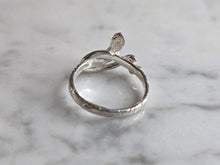 Load image into Gallery viewer, Womens Vintage Estate Sterling Silver Snake Ring 2.0g E7787