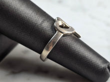 Load image into Gallery viewer, Womens Vintage Estate Sterling "Tiffany &amp; Co." Picasso Heart Ring 4.1g E7800