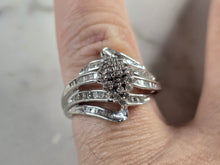 Load image into Gallery viewer, Womens Vintage Estate 10K White Gold Diamond Ring 3.5g, E7809