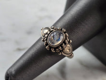 Load image into Gallery viewer, Womens Vintage Estate Sterling Silver Modernist Moonstone Ring 6.0g E7815