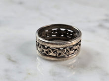 Load image into Gallery viewer, Mens Vintage Estate Sterling Silver Irish Celtic Eternity Knot Ring 6.9g E7819