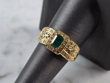 Load image into Gallery viewer, Womens Vintage Estate 10k Yellow Gold Emerald &amp; Diamond Ring 4.0g E7835
