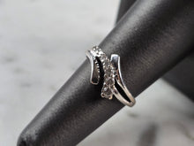 Load image into Gallery viewer, Womens Vintage Estate 10K White Gold Modernist Diamond Ring, 2.3g E7850