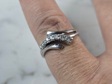 Load image into Gallery viewer, Womens Vintage Estate 10K White Gold Modernist Diamond Ring, 2.3g E7850