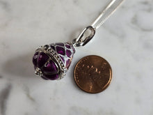 Load image into Gallery viewer, Womens Vintage Estate Sterling Silver Enamel Egg Pendant Necklace 13.8g E7851