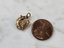 Load image into Gallery viewer, Womens Vintage 9k Gold Lucky Horseshoe Heather European Pendant 1.2g E7880