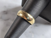 Load image into Gallery viewer, Womens Vintage Estate 14k Yellow Gold Wedding Band Ring 5.9g E7883