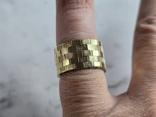 Load image into Gallery viewer, Womens Vintage Estate 14K Yellow Gold Flex Band Ring 8.3g E7889