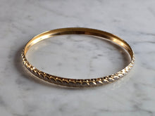 Load image into Gallery viewer, Womens Estate 18k Yellow Gold Bangle Bracelet 7.1g E7894