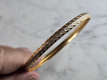 Load image into Gallery viewer, Womens Estate 18k Yellow Gold Bangle Bracelet 7.1g E7894