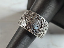 Load image into Gallery viewer, Womens Vintage Estate Sterling Silver Flower Ring 11.0g E7905