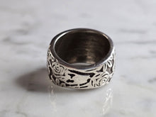 Load image into Gallery viewer, Womens Vintage Estate Sterling Silver Flower Ring 11.0g E7905