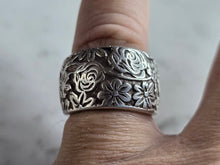 Load image into Gallery viewer, Womens Vintage Estate Sterling Silver Flower Ring 11.0g E7905