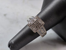 Load image into Gallery viewer, Womens Vintage Estate 10K White Gold Diamond Ring, 6.7g E7918
