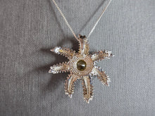Load image into Gallery viewer, Womens Vintage Estate Sterling Silver Necklace W/ Flower Pendant 14.7g #E7924