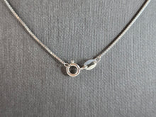 Load image into Gallery viewer, Womens Vintage Estate Sterling Silver Necklace W/ Flower Pendant 14.7g #E7924
